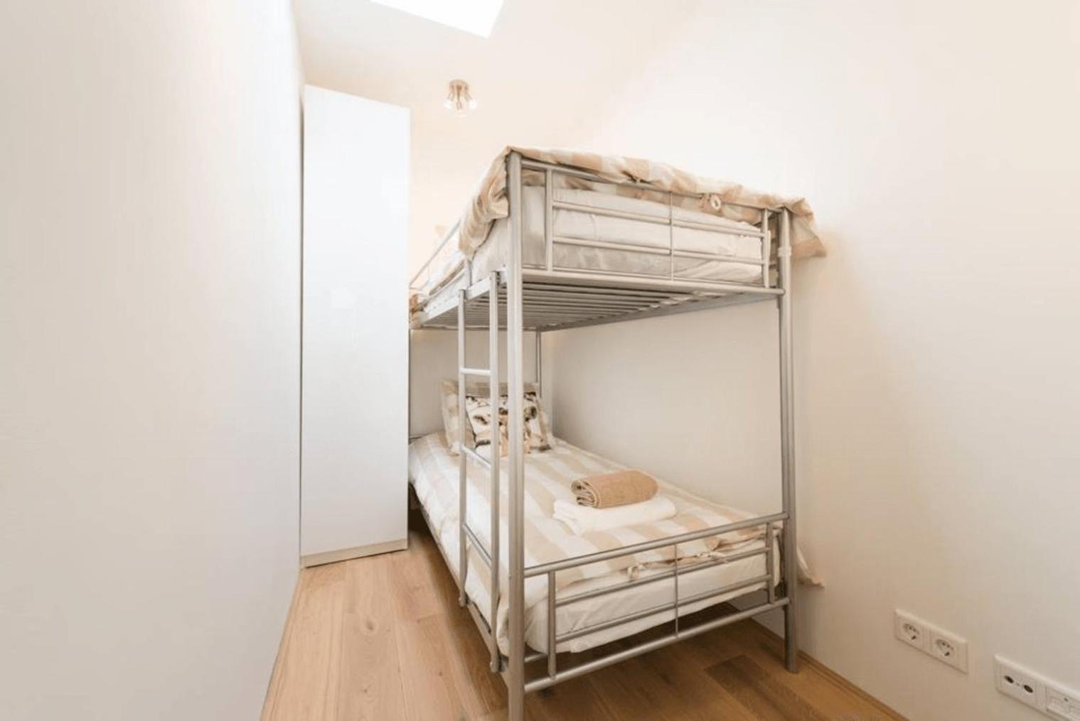 Apartment Two-bedroom - Check Profile